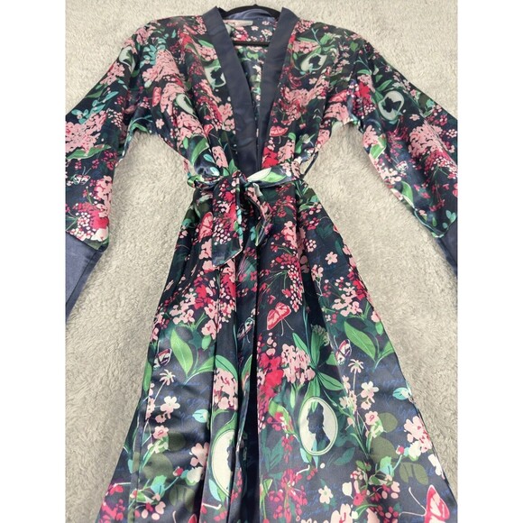 Target Women's Netflix Bridgerton Satin Robe Size XS/S - Picture 3 of 8